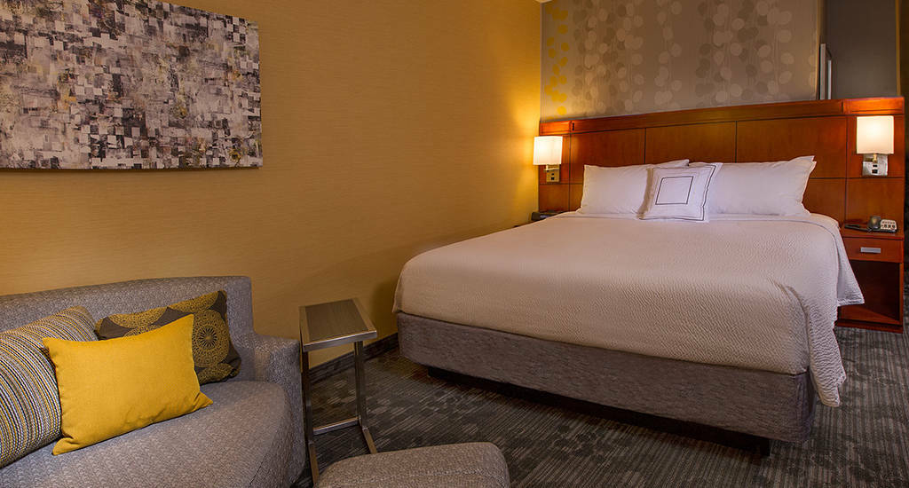 Courtyard By Marriott Lansing Hotel Exterior foto